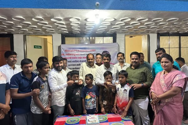माजी आमदार अशोक पवार यांच्या वाढदिवसानिमित्त माहेर संस्थेत अन्नदान Swarajyatimesnews